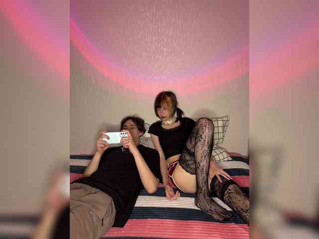 alexaandadam's live room