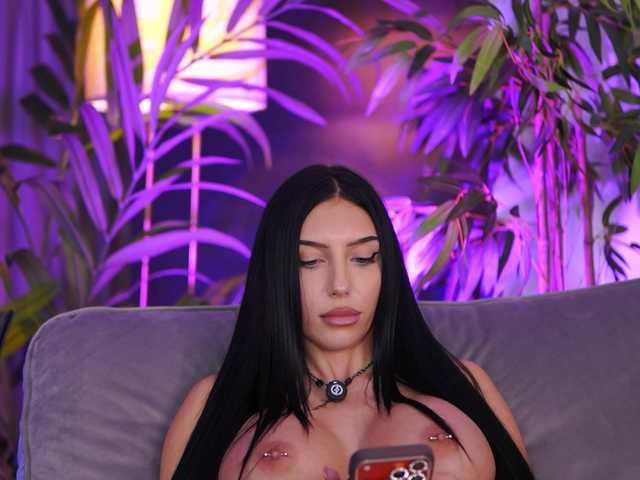 SabrinaJade — live female cam