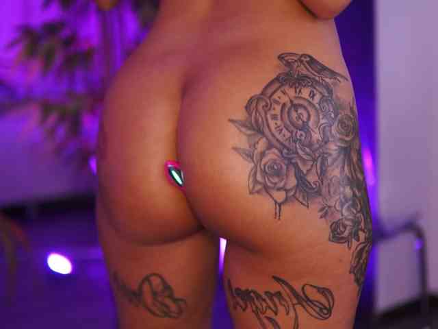 SalmaJade Live Webcam on BongaCams