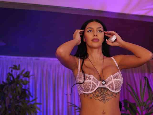 SabrinaJade webcam