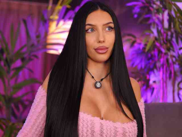 Model: SabrinaJade