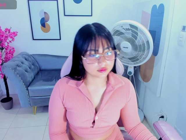 Carolina-cherry live cam on BongaCams