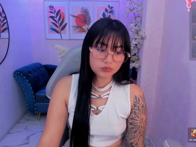 Carolina-cherry live cam on BongaCams