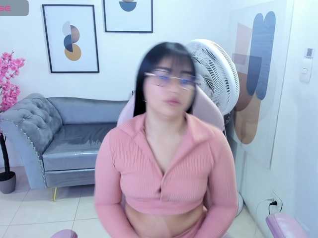 Carolina-cherry live cam on BongaCams