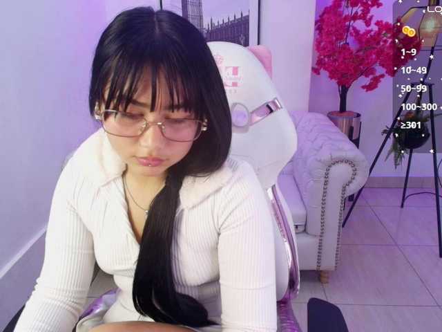 Carolina-cherry live cam on BongaCams