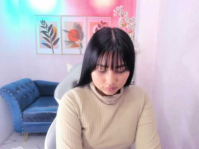 Carolina-cherry live cam on BongaCams
