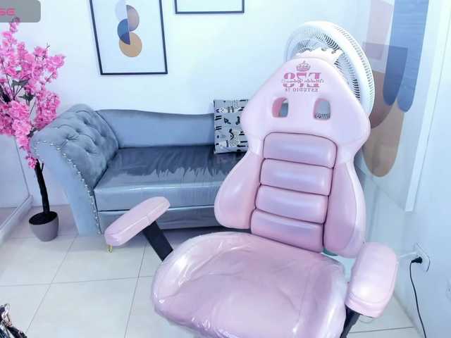 Carolina-cherry live cam on BongaCams