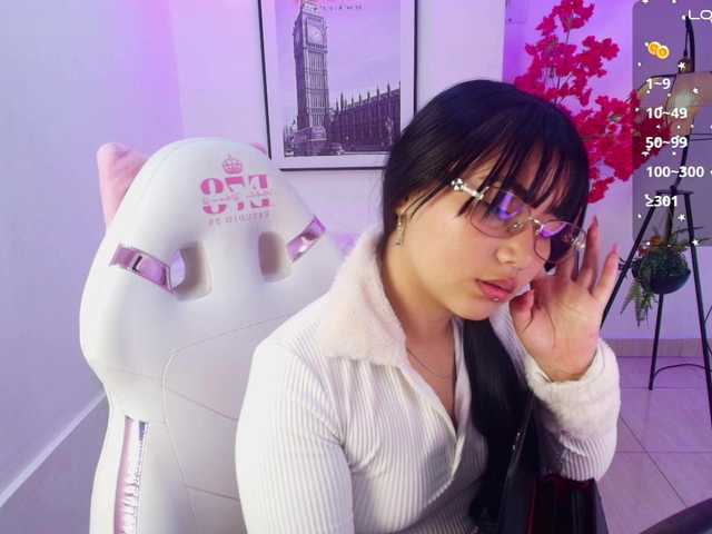 Carolina-cherry live cam on BongaCams