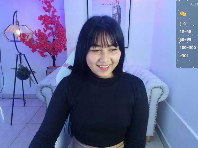 Carolina-cherry live cam on BongaCams