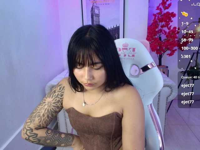 Carolina-cherry live cam on BongaCams