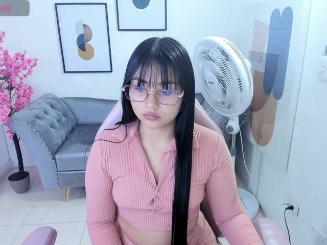 Carolina-cherry live cam on BongaCams