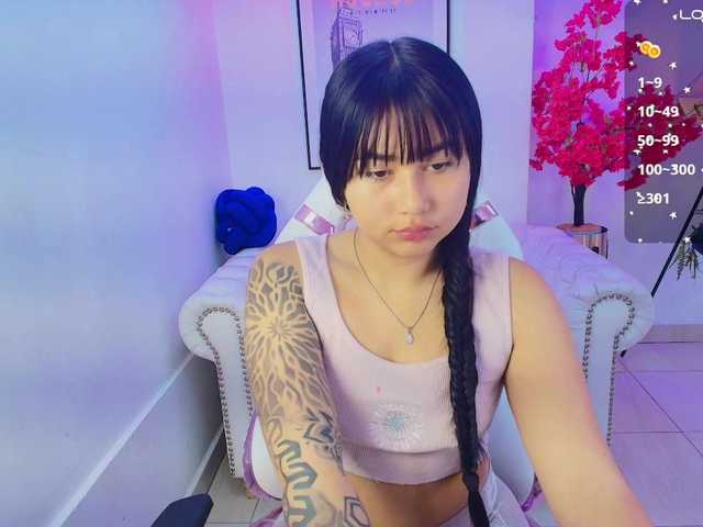 Carolina-cherry live webcam show