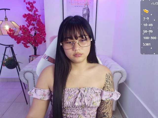 Carolina-cherry live cam on BongaCams