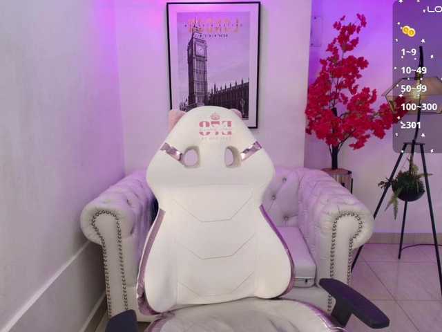 Carolina-cherry live cam on BongaCams