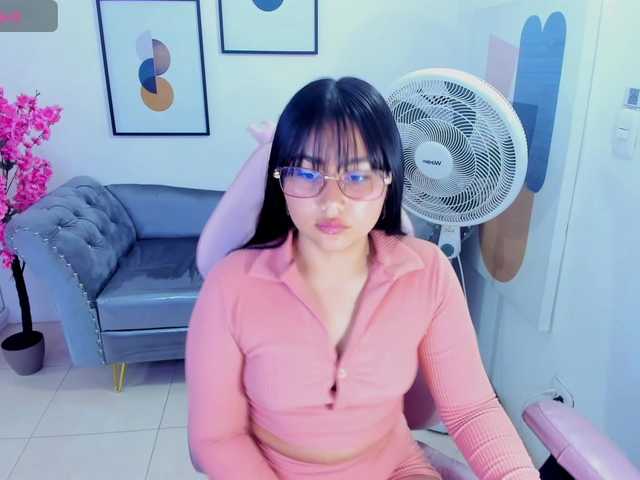 Carolina-cherry live cam on BongaCams