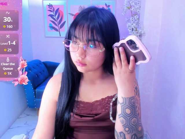 Carolina-cherry live cam on BongaCams