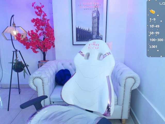 Carolina-cherry live cam on BongaCams
