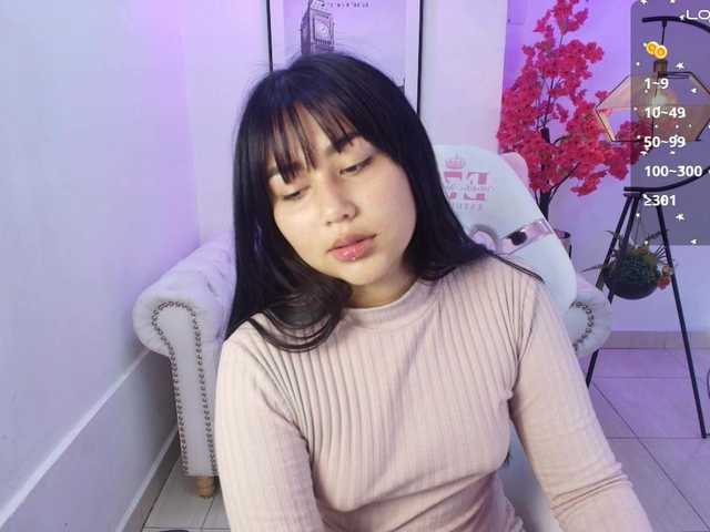 Carolina-cherry live cam on BongaCams