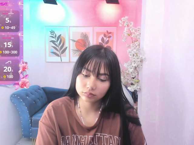 Carolina-cherry live cam on BongaCams