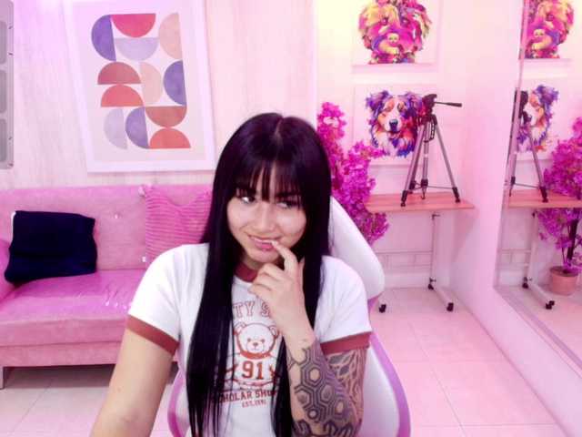 Carolina-cherry live cam on BongaCams