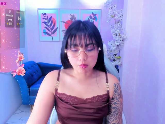 Carolina-cherry live cam on BongaCams