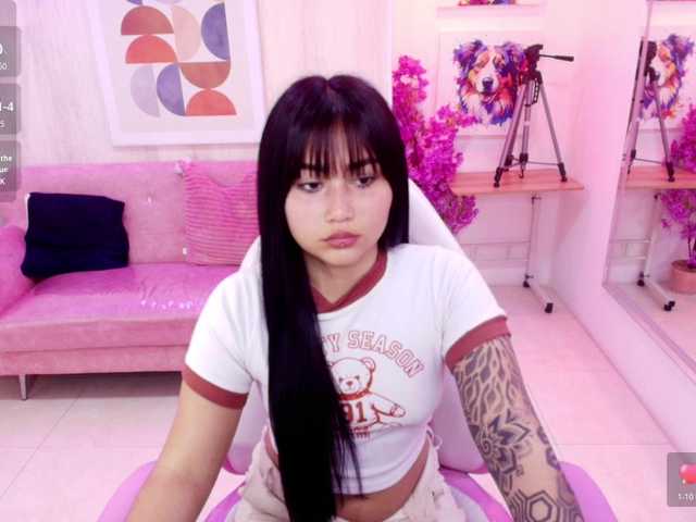 Carolina-cherry live cam on BongaCams