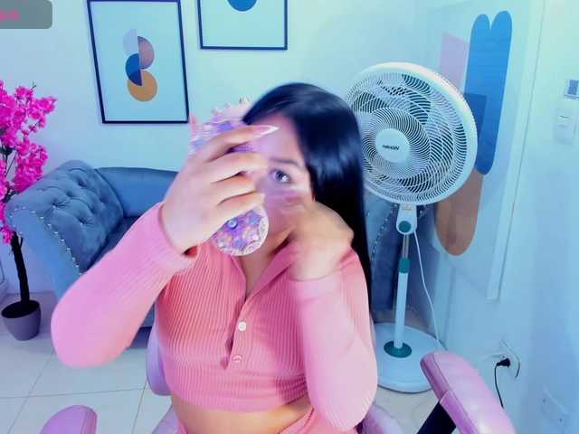 Carolina-cherry live cam on BongaCams
