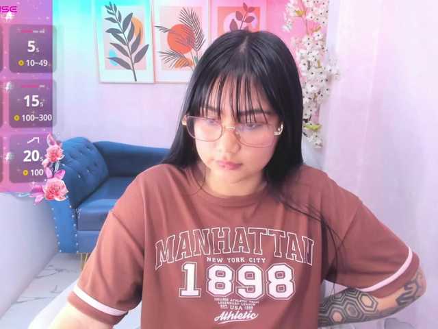 Carolina-cherry live cam on BongaCams