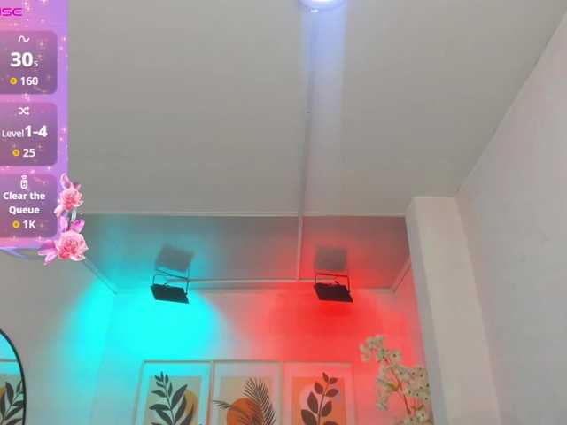 Carolina-cherry live cam on BongaCams
