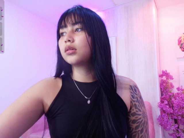Carolina-cherry live cam on BongaCams