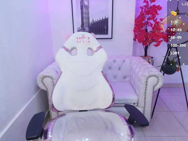 Carolina-cherry live cam on BongaCams