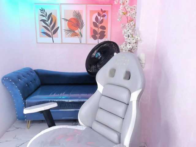 Carolina-cherry live cam on BongaCams