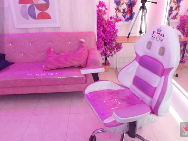 Carolina-cherry live cam on BongaCams