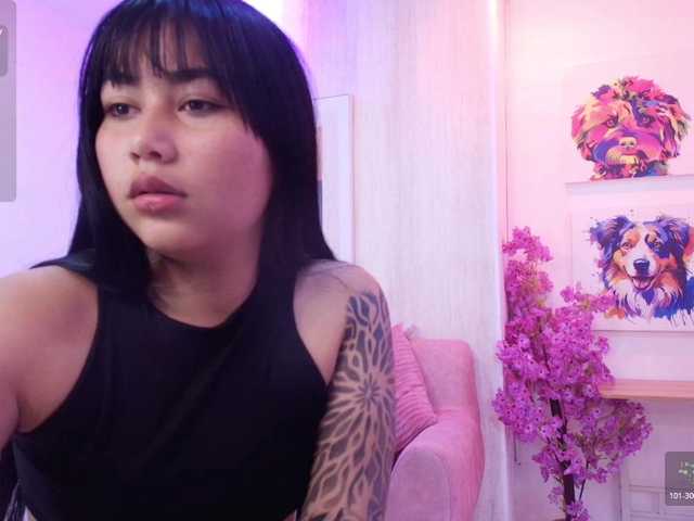 Carolina-cherry live cam on BongaCams