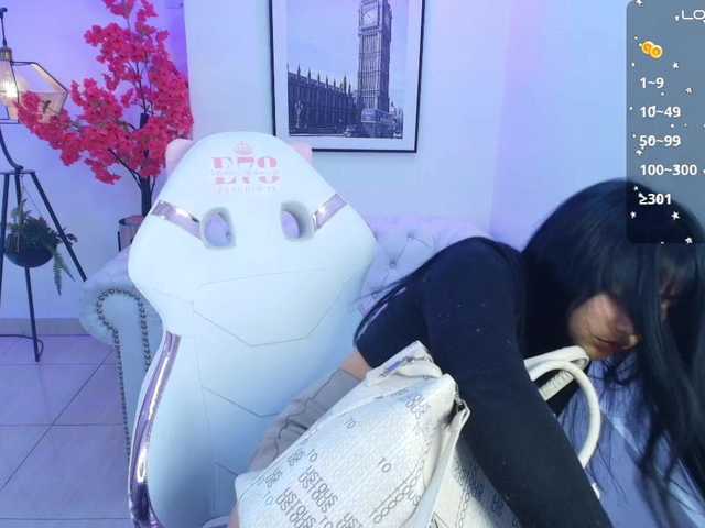 Carolina-cherry live cam on BongaCams