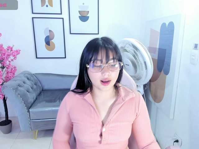 Carolina-cherry live cam on BongaCams