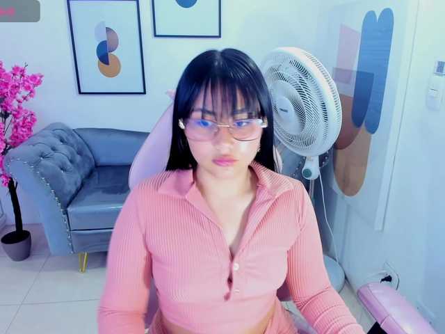 Carolina-cherry live cam on BongaCams