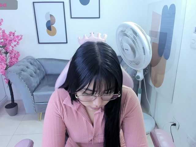Carolina-cherry live cam on BongaCams