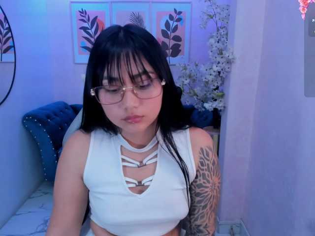 Carolina-cherry live cam on BongaCams