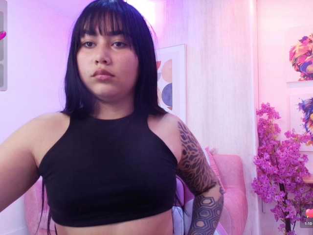 Carolina-cherry live cam on BongaCams