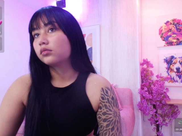 Carolina-cherry live cam on BongaCams