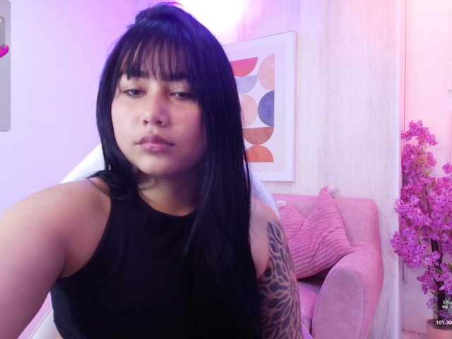 Carolina-cherry live cam on BongaCams