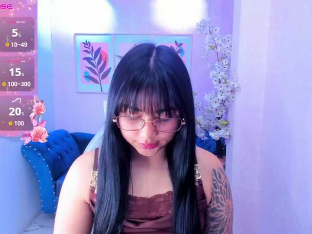 Carolina-cherry live cam on BongaCams