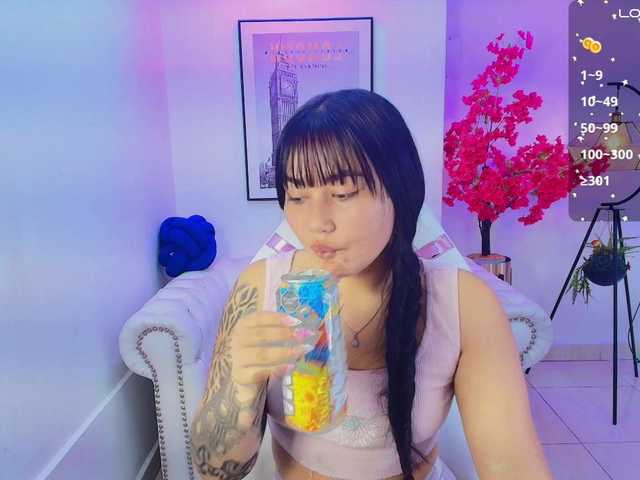 Carolina-cherry live cam on BongaCams