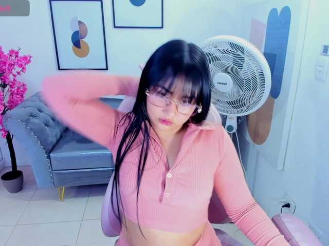 Carolina-cherry live cam on BongaCams