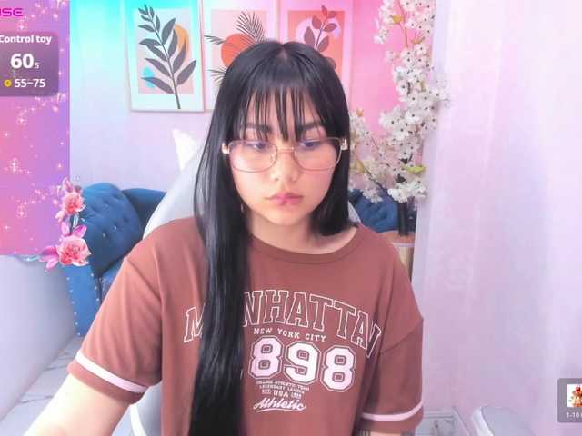 Carolina-cherry live cam on BongaCams
