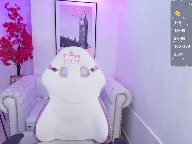 Carolina-cherry live cam on BongaCams