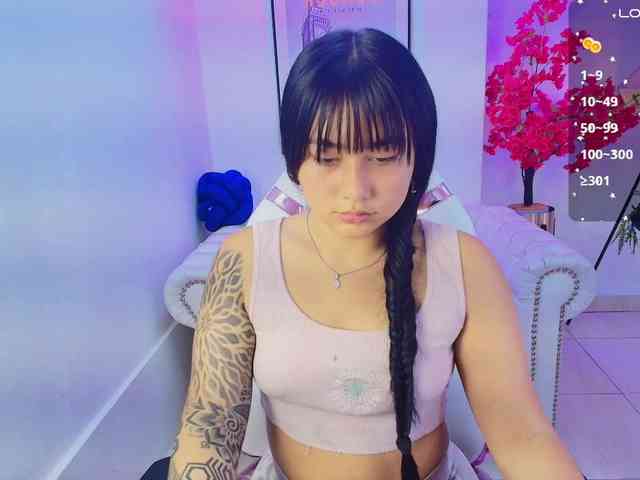 Carolina-cherry Live Webcam on BongaCams