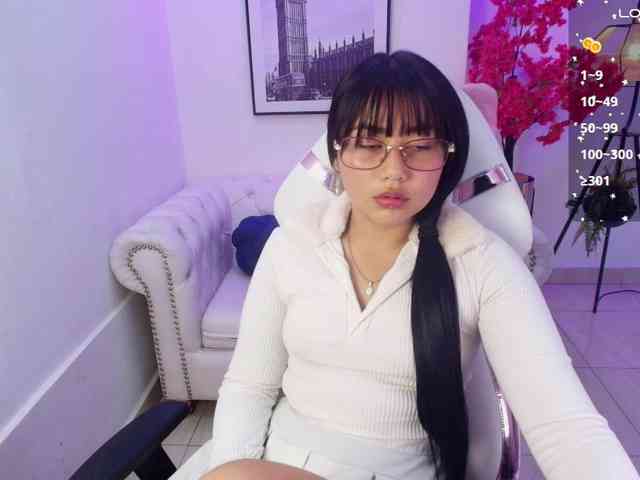Carolina-cherry Live Webcam on BongaCams