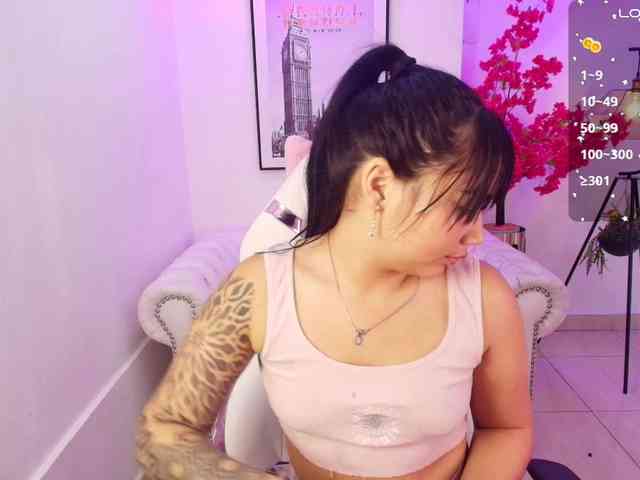 carolina-cherry's live room